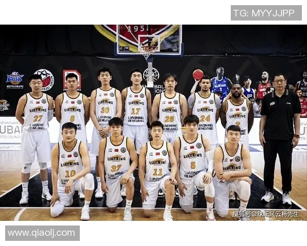 任骏飞带领球队奋勇拼搏展现篮球精神赢得球迷热烈支持与期待